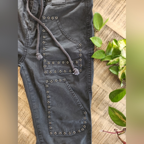 Lucky Brand Studded Cargo Crop Pant - Picture 7 of 12